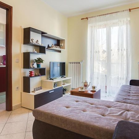 Amazing Apartment In Porec With Kitchen Exterior photo