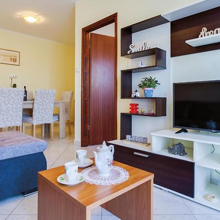 Amazing Apartment In Porec With Kitchen Exterior photo