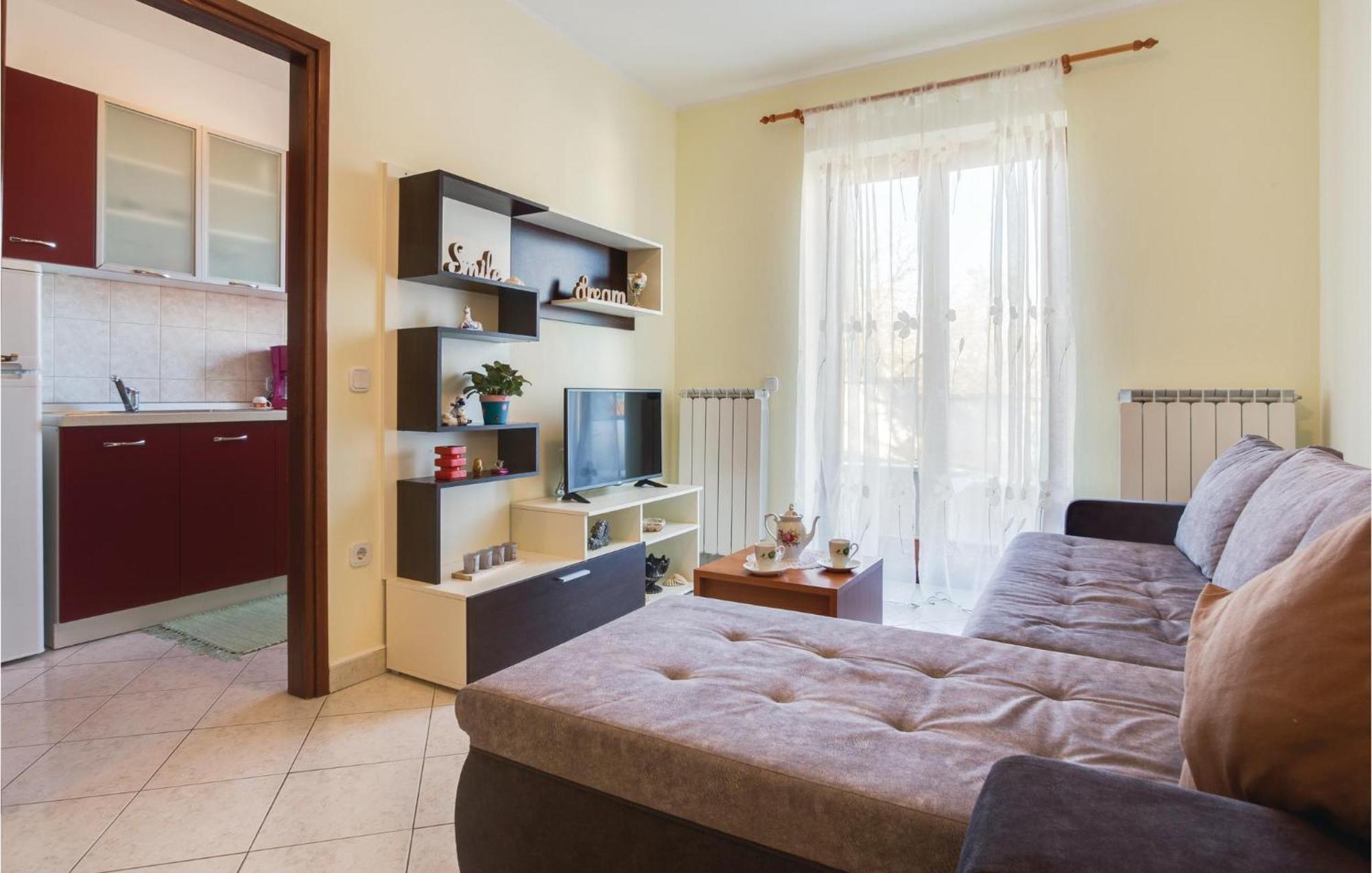Amazing Apartment In Porec With Kitchen Exterior photo