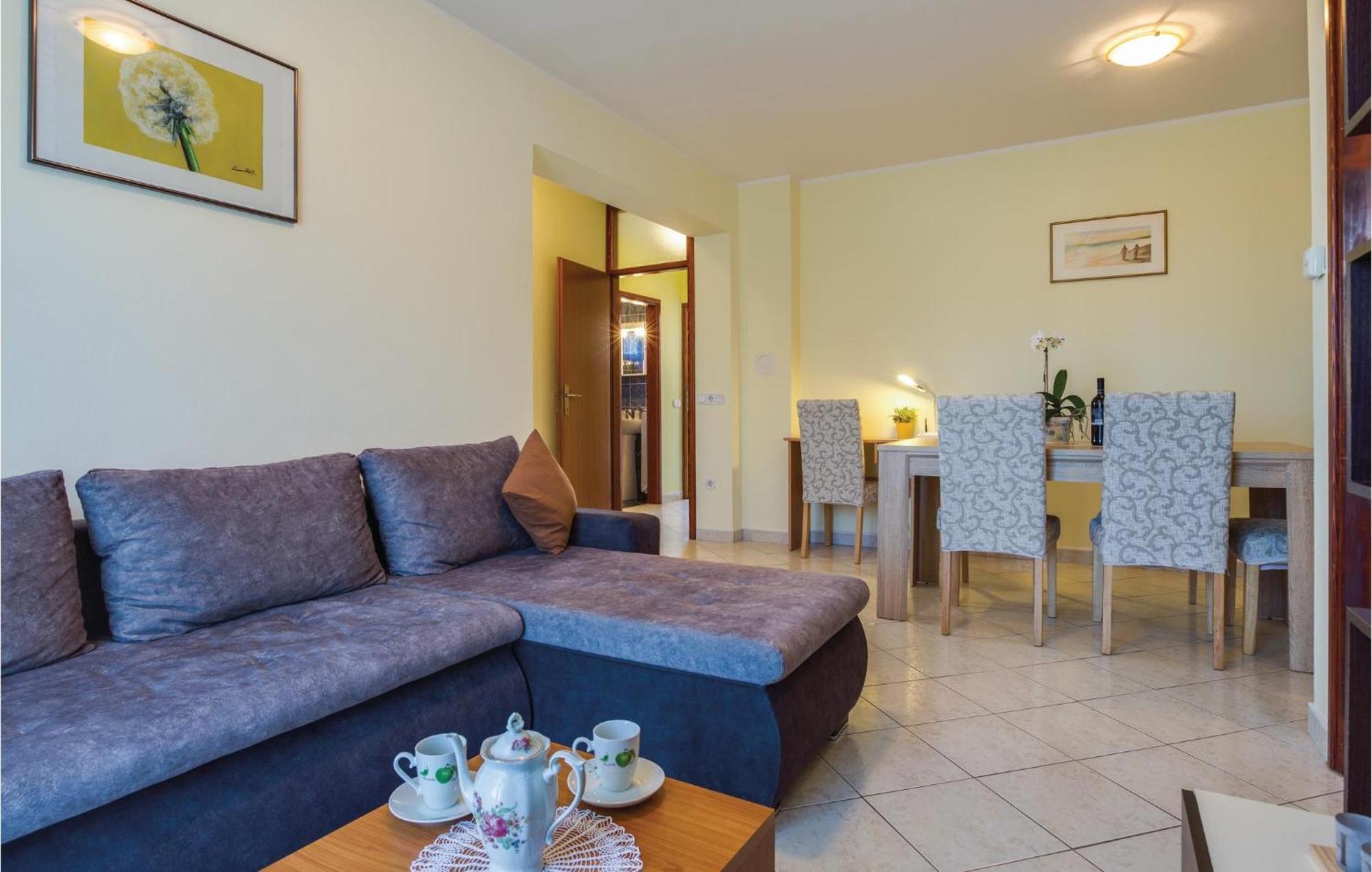 Amazing Apartment In Porec With Kitchen Exterior photo